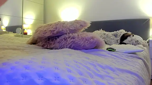 angeloflovee online show from October 21, 2025, 6:30 pm