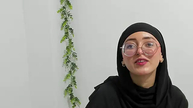 aysel elid online show from December 4, 2024, 9:57 pm