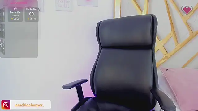 ChloeHarper  online show from October 1, 2025, 6:58 pm