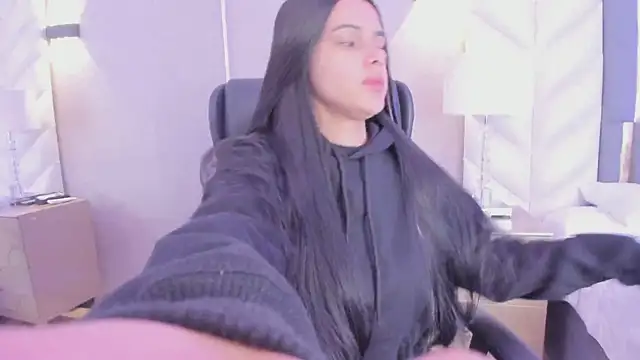 ChloeHarper  online show from January 11, 2026, 12:32 pm