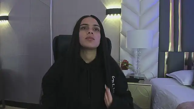 ChloeHarper  online show from February 16, 2026, 12:01 pm