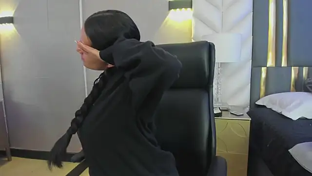 ChloeHarper  online show from March 26, 2026, 11:49 am