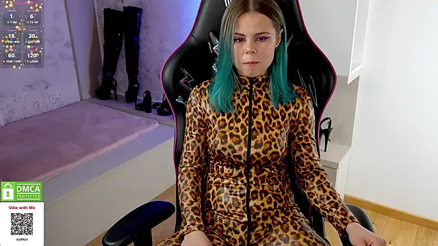 Latex Kitty online show from January 14, 2025, 11:20 am