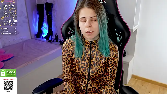 Latex Kitty online show from February 17, 2025, 5:10 pm