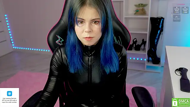 Latex Kitty online show from September 12, 2025, 10:26 am