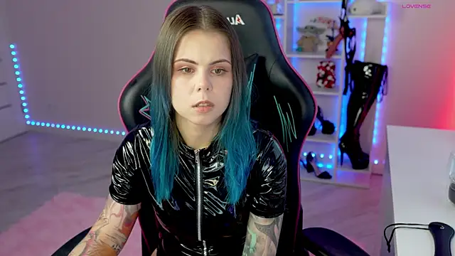 Latex Kitty online show from March 27, 2026, 4:18 pm