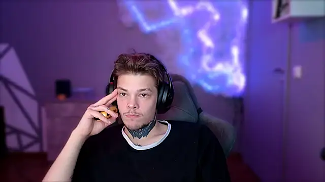 DENIS HERE online show from December 15, 2024, 1:22 pm