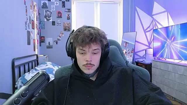 DENIS HERE online show from February 4, 2025, 1:16 pm