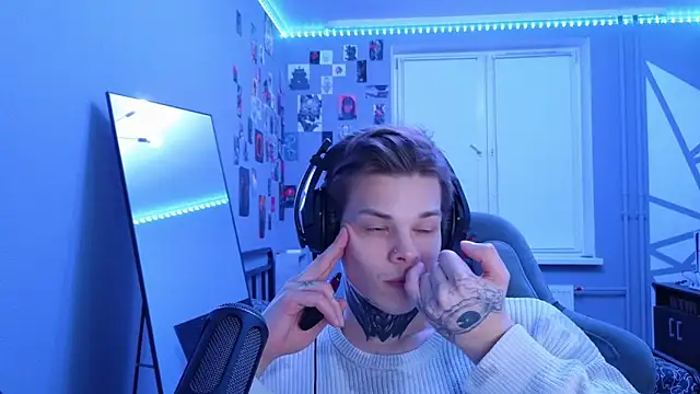 DENIS HERE online show from March 1, 2025, 5:27 pm