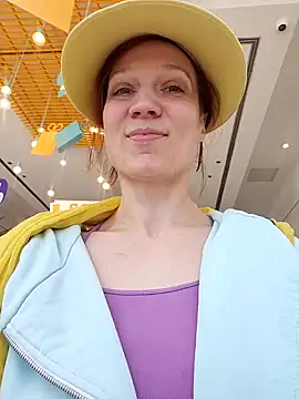 Exhibitionsplit online show from February 4, 2025, 12:44 pm