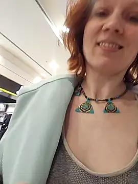 Exhibitionsplit online show from February 6, 2025, 3:31 pm