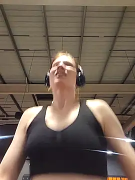 Exhibitionsplit online show from March 5, 2025, 8:21 pm