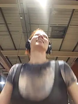 Exhibitionsplit online show from March 8, 2025, 8:03 pm