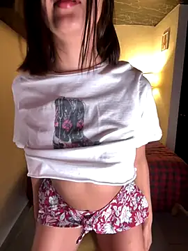 Snapshot of FoxyMx chatting on November 2, 2025, 4:15 am FoxyMx online show from November 2, 2025, 4:15 am