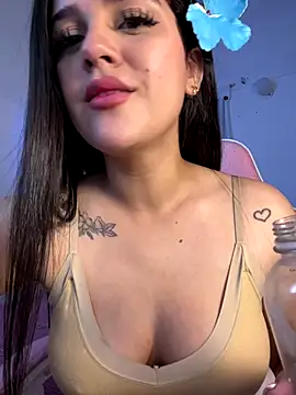 violet-333 online show from November 17, 2025, 6:19 am