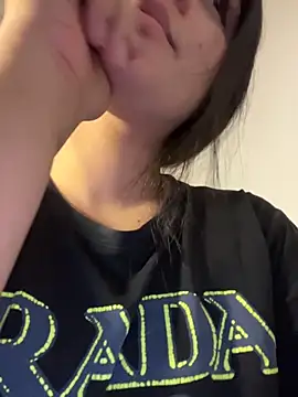 violet-333 online show from March 18, 2026, 6:33 pm