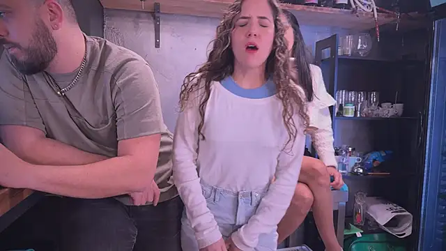 Snapshot of barfantasy chatting on January 19, 2025, 11:21 pm barfantasy online show from January 19, 2025, 11:21 pm