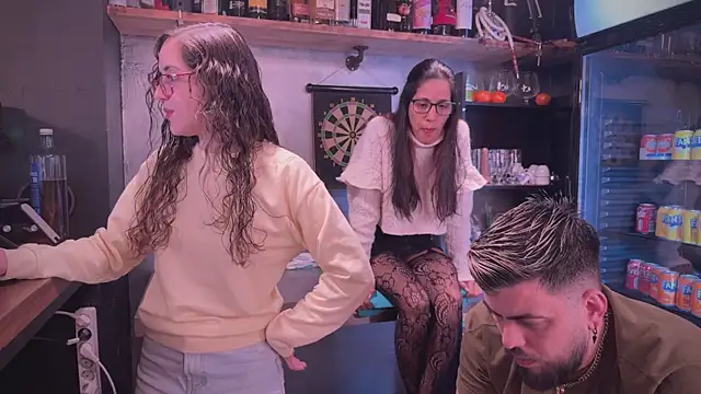 Snapshot of barfantasy chatting on March 15, 2025, 8:43 pm barfantasy online show from March 15, 2025, 8:43 pm