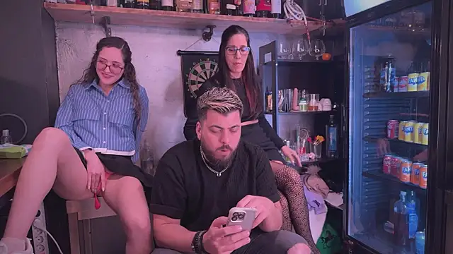 Snapshot of barfantasy chatting on March 17, 2025, 10:49 pm barfantasy online show from March 17, 2025, 10:49 pm