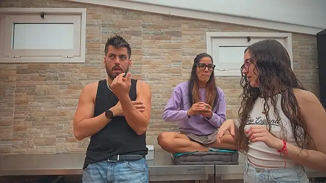 Snapshot of barfantasy chatting on September 17, 2025, 8:38 am barfantasy online show from September 17, 2025, 8:38 am