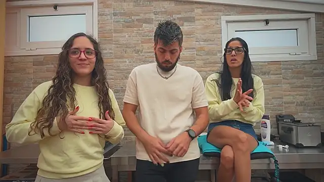 Snapshot of barfantasy chatting on October 2, 2025, 9:05 am barfantasy online show from October 2, 2025, 9:05 am