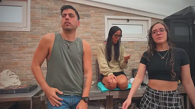 Snapshot of barfantasy chatting on October 13, 2025, 8:58 am barfantasy online show from October 13, 2025, 8:58 am