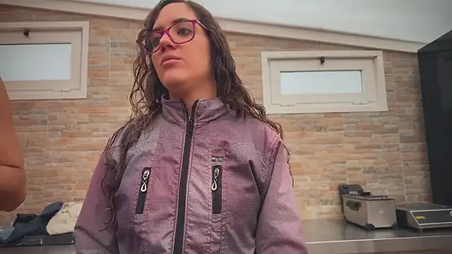 Snapshot of barfantasy chatting on October 16, 2025, 8:48 am barfantasy online show from October 16, 2025, 8:48 am