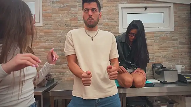 Snapshot of barfantasy chatting on October 27, 2025, 9:46 am barfantasy online show from October 27, 2025, 9:46 am