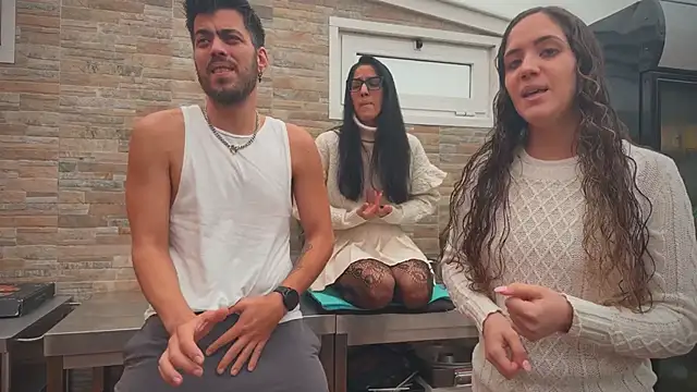 Snapshot of barfantasy chatting on October 31, 2025, 10:38 am barfantasy online show from October 31, 2025, 10:38 am