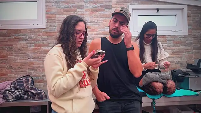 Snapshot of barfantasy chatting on November 26, 2025, 10:27 am barfantasy online show from November 26, 2025, 10:27 am