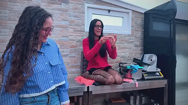 Snapshot of barfantasy chatting on December 2, 2025, 10:31 am barfantasy online show from December 2, 2025, 10:31 am