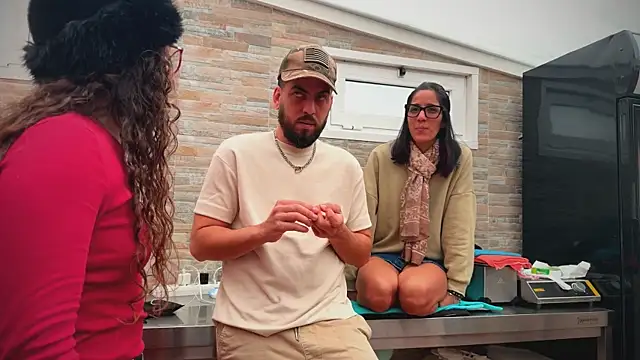 Snapshot of barfantasy chatting on January 12, 2026, 10:20 am barfantasy online show from January 12, 2026, 10:20 am