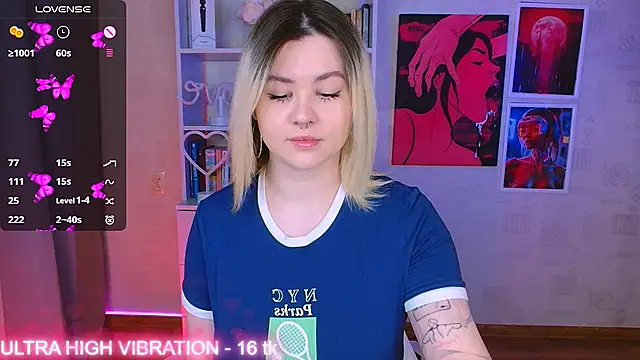 cutie mili online show from February 11, 2025, 8:52 pm