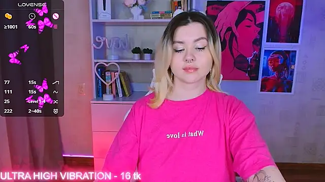 cutie mili online show from March 7, 2025, 2:12 pm