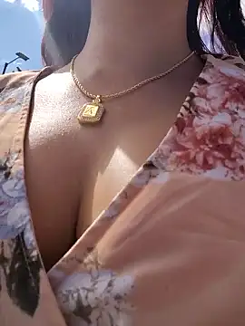 scarlett moore online show from November 8, 2025, 2:17 pm