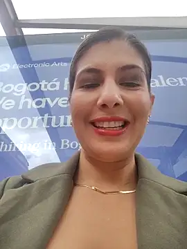 scarlett moore online show from April 11, 2026, 3:38 pm