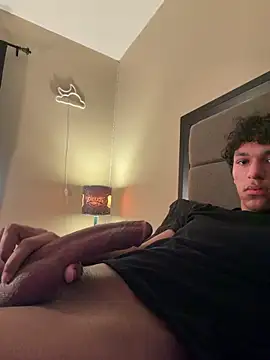 Skinnyywithbigdick online show from May 14, 2026, 9:32 pm