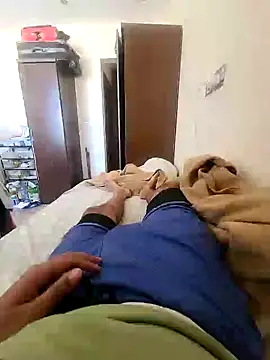 DesiRocco7 online show from November 1, 2025, 8:05 am