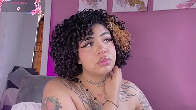 foxxy-lov3 online show from March 24, 2026, 2:22 pm