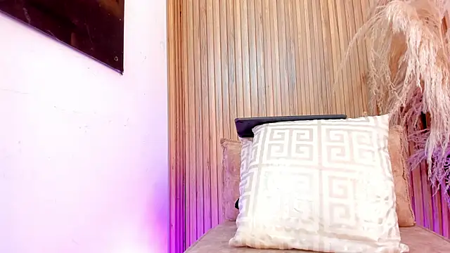 sofhiaa adaams online show from February 8, 2026, 9:07 pm