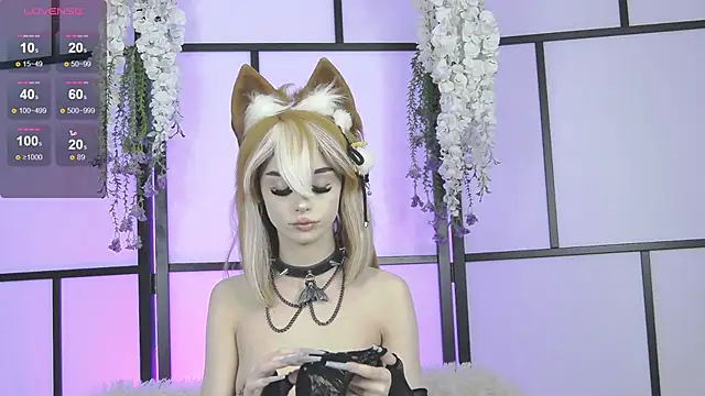 Snapshot of Xenomy chatting on February 18, 2025, 5:42 am Xenomy online show from February 18, 2025, 5:42 am