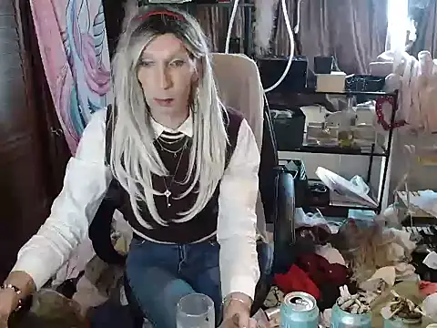 Ombeline1 online show from October 20, 2025, 8:15 am