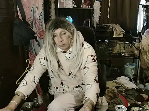 Ombeline1 online show from November 25, 2025, 1:00 pm