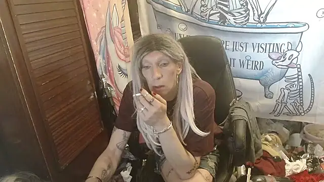 Ombeline1 online show from April 3, 2026, 8:01 am