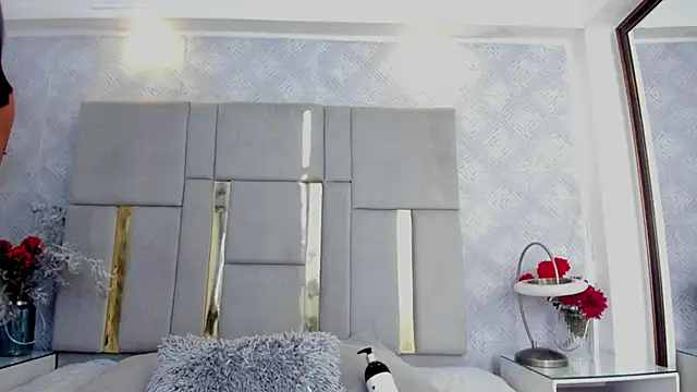 Camilaa Sanchez  online show from September 24, 2025, 12:19 pm