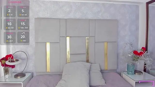 Camilaa Sanchez  online show from October 13, 2025, 12:16 pm