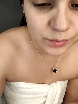 Lia Hurley online show from February 20, 2025, 2:24 pm