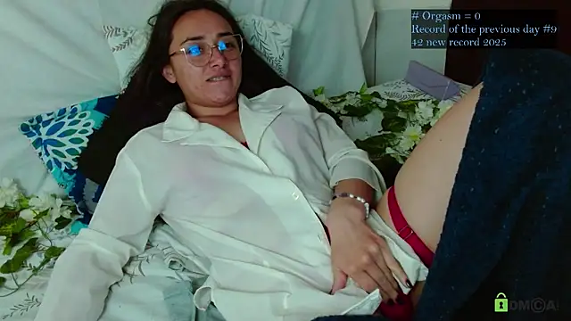 Hot Candy  online show from February 16, 2026, 9:00 pm