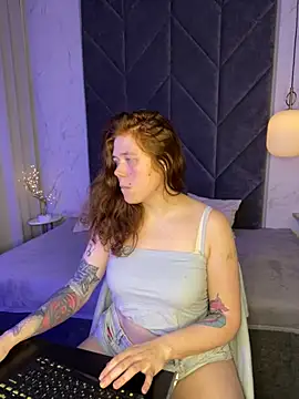 SophiePure online show from October 24, 2025, 9:00 pm