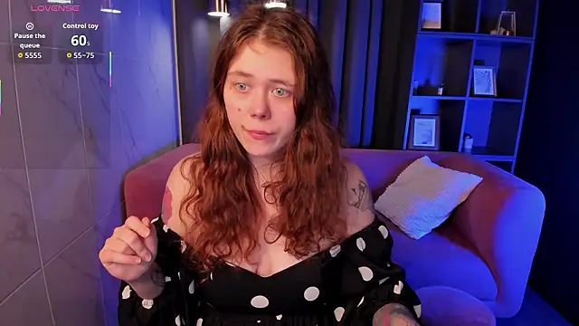 SophiePure online show from February 15, 2026, 8:05 pm